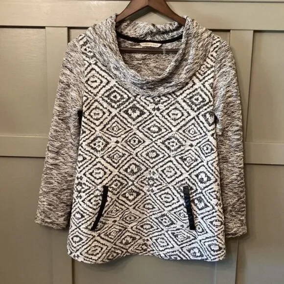 Soft Surroundings Cowl Neck Pullover Sweater With Pocket Gray Cream Size Small - Picture 9 of 9